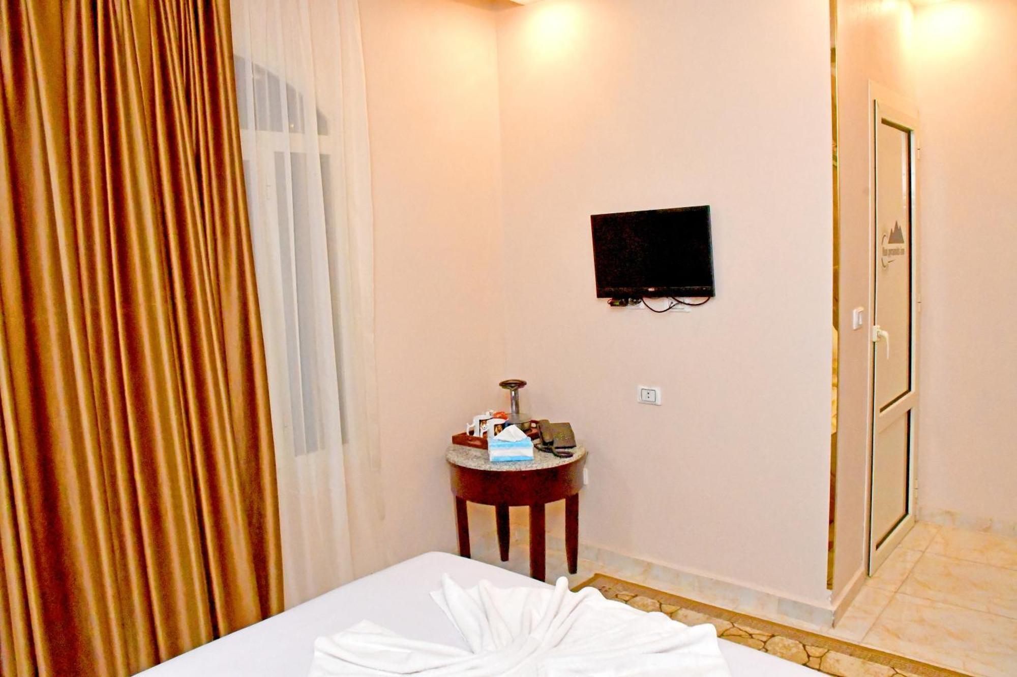 Nun Pyramids Hotel Kafrat al Jabal Room photo