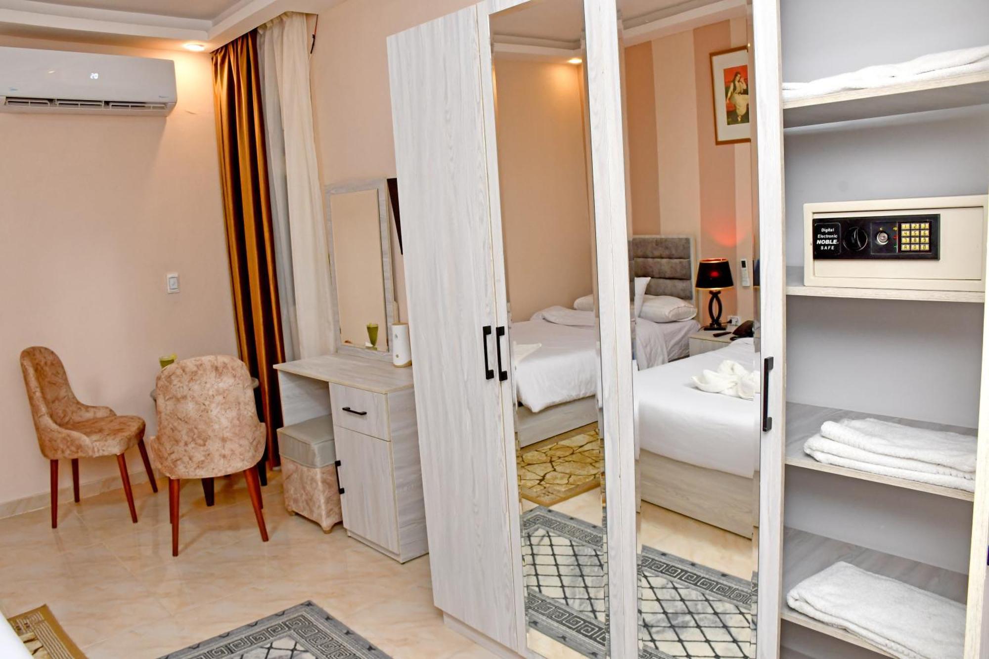 Nun Pyramids Hotel Kafrat al Jabal Exterior photo