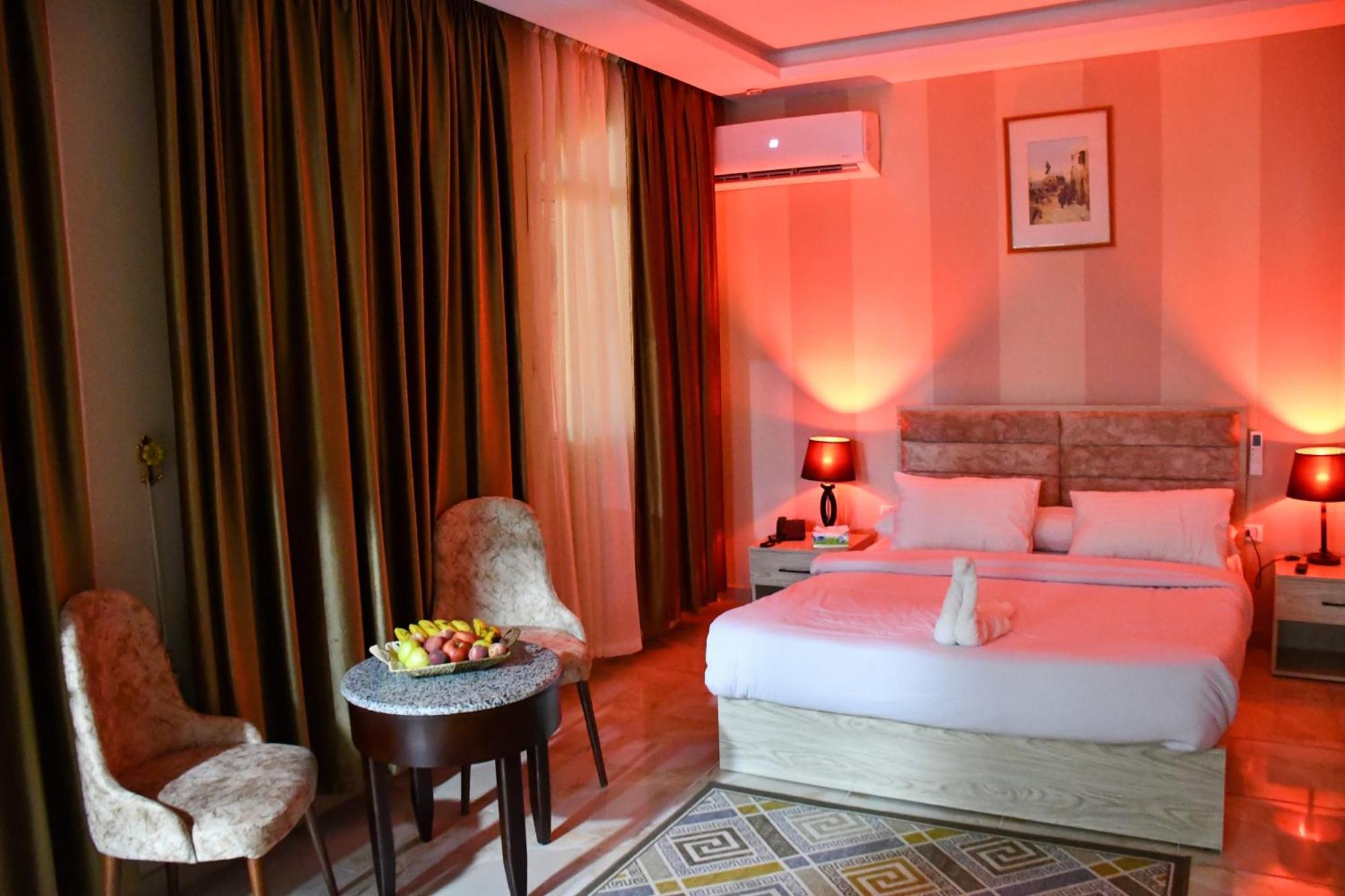 Nun Pyramids Hotel Kafrat al Jabal Room photo