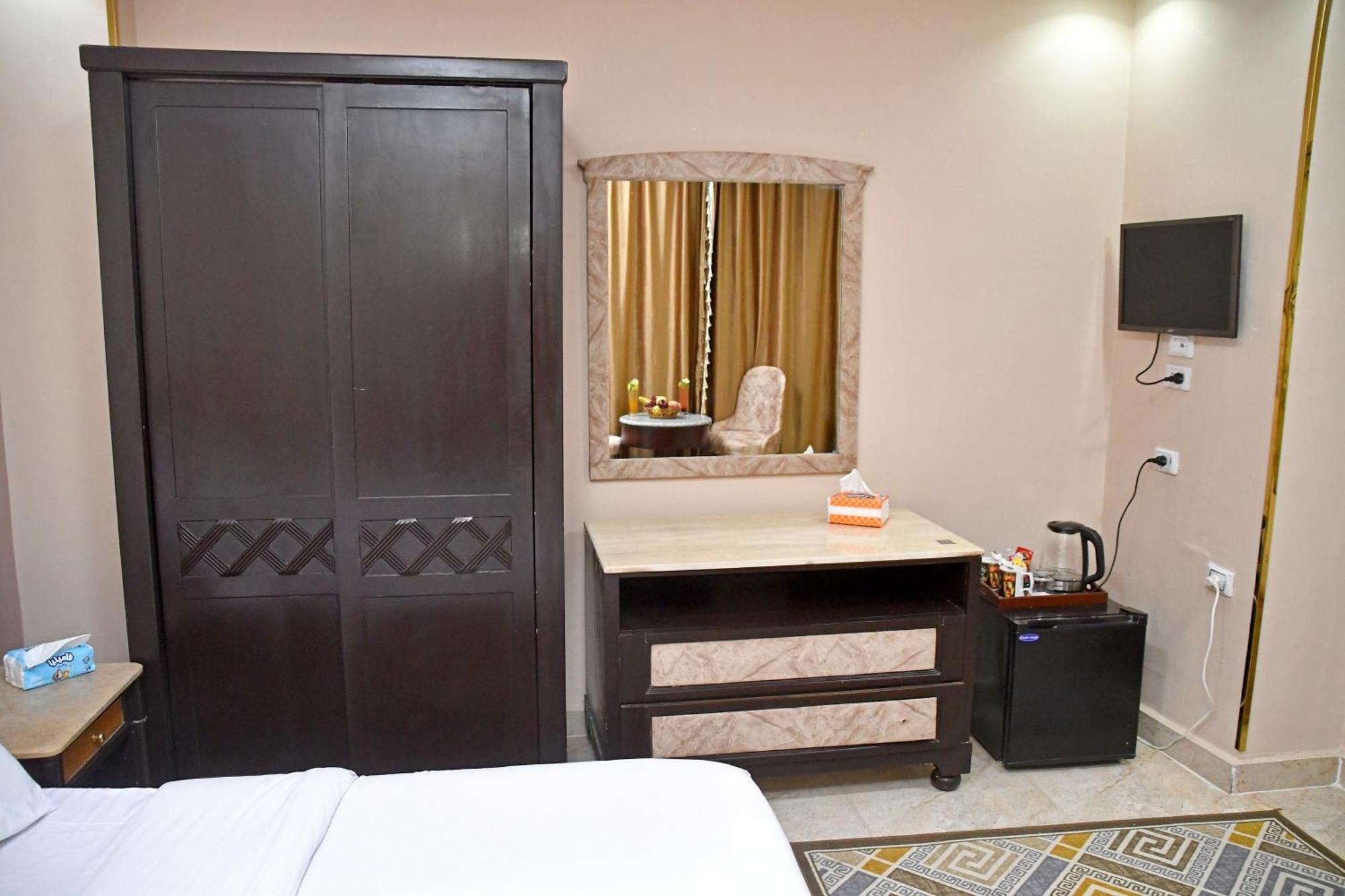 Nun Pyramids Hotel Kafrat al Jabal Room photo